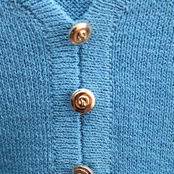St. John Sport Light Blue V-Neck Embroidered Knit Sweater Top USA Size Medium - Picture 3 of 5